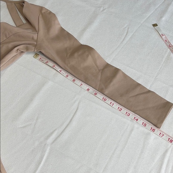 🌟🌟SOLD🌟🌟FASHION NOVA nude V-neck dress cut out shoulders S - Picture 10 of 13